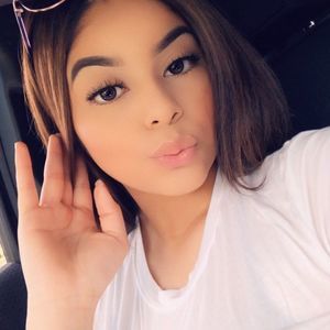 Meet your Posher, Cassandra